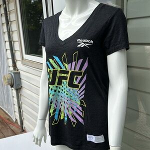 🐞UFC Reebok, official authentic V-neck T-shirt bold colours graphic T-shirt